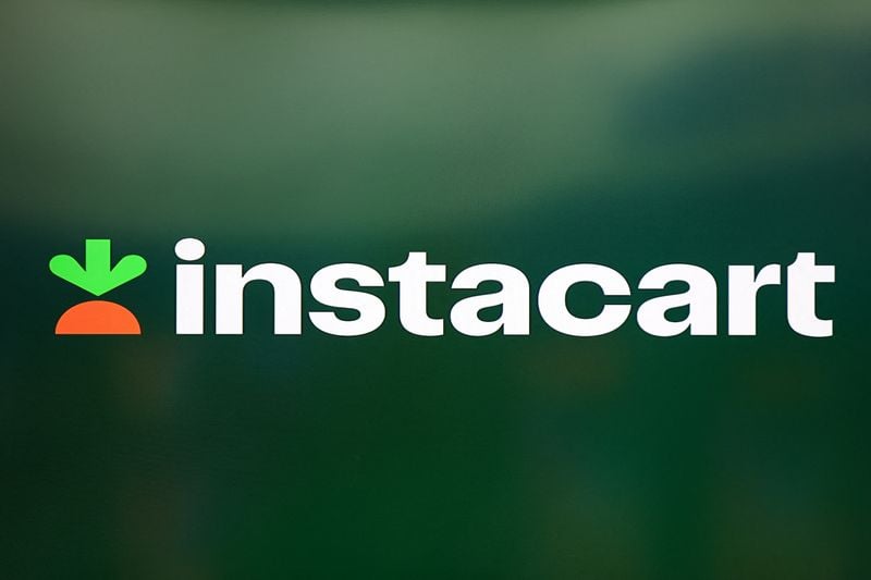 DoorDash in talks to buy Instacart, WSJ reports