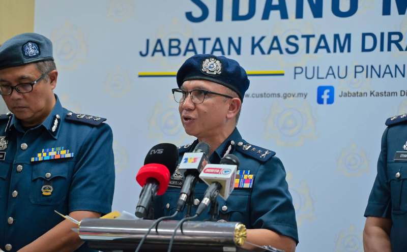 Tip-off leads Penang Customs to RM2.53mil cigarette and liquor seizures