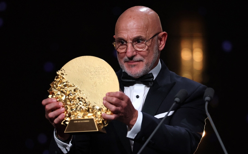 De la Fuente wins men's Ballon d'Or coach of year