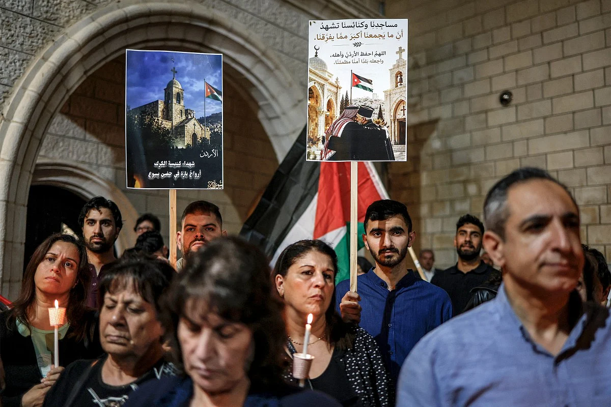 Jordan strikes militant groups in Syria after church attack