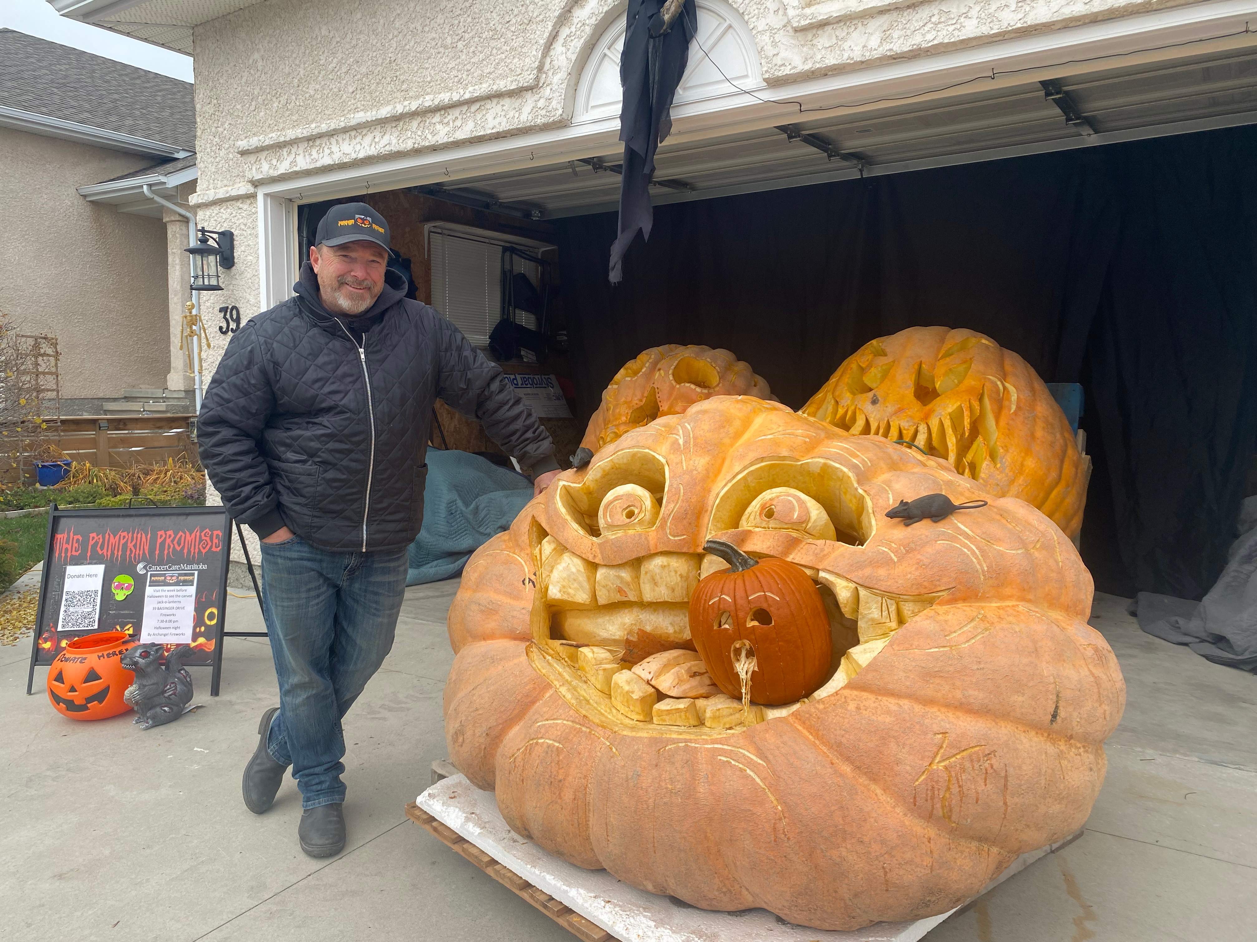 Winnipegger raises money for CancerCare Manitoba with giant jack-o’-lanterns