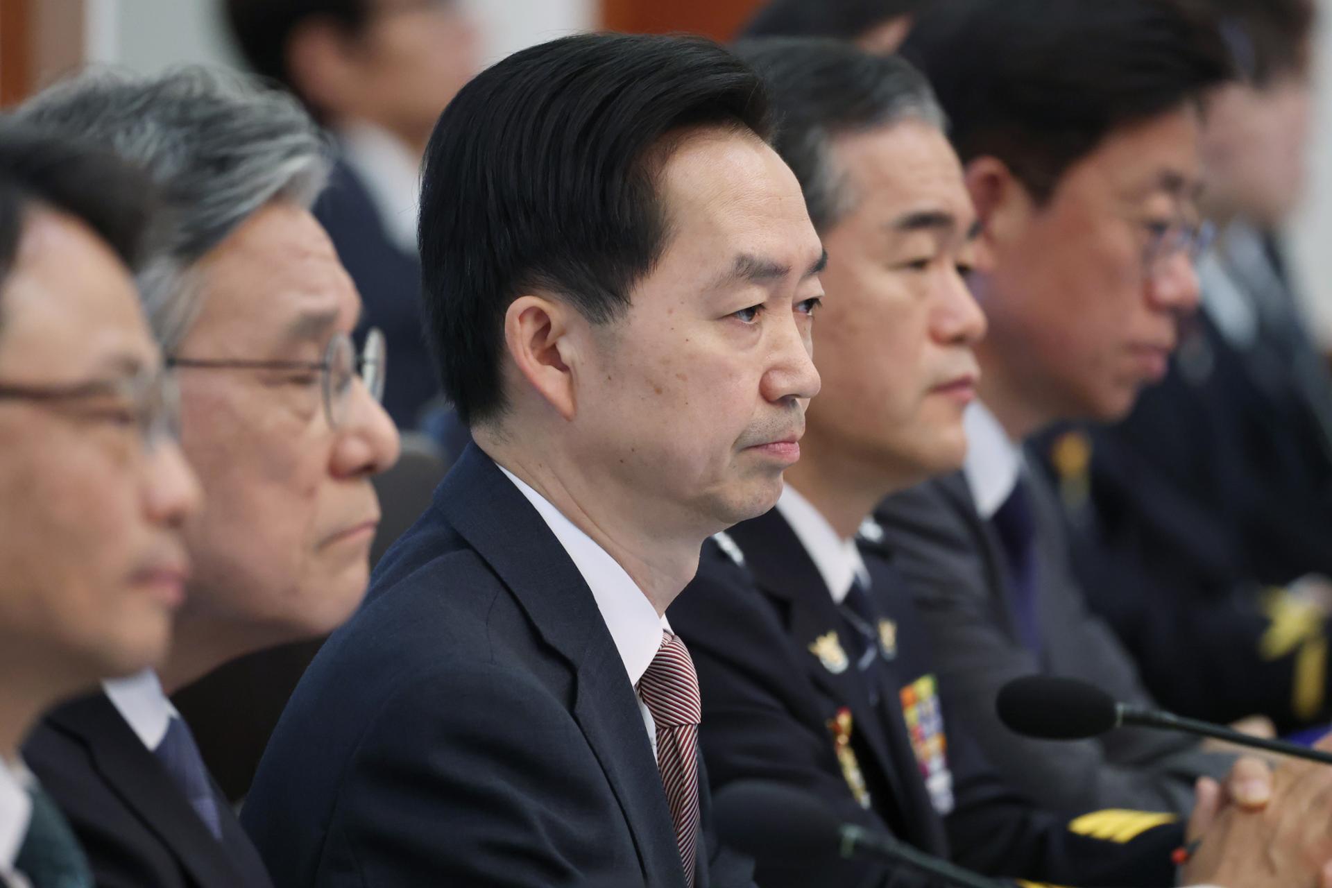 Investigation body chief attends Cabinet meeting for 2nd time amid controversy
