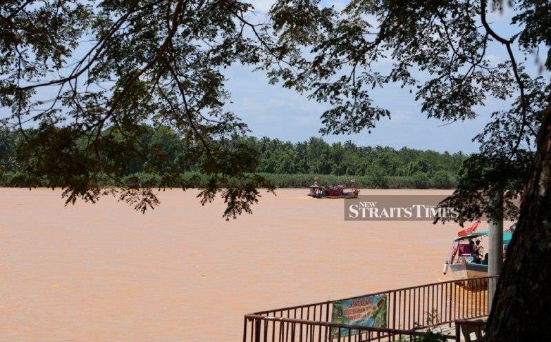 Smugglers use gun threats to silence Kelantan locals over illegal migrant landings