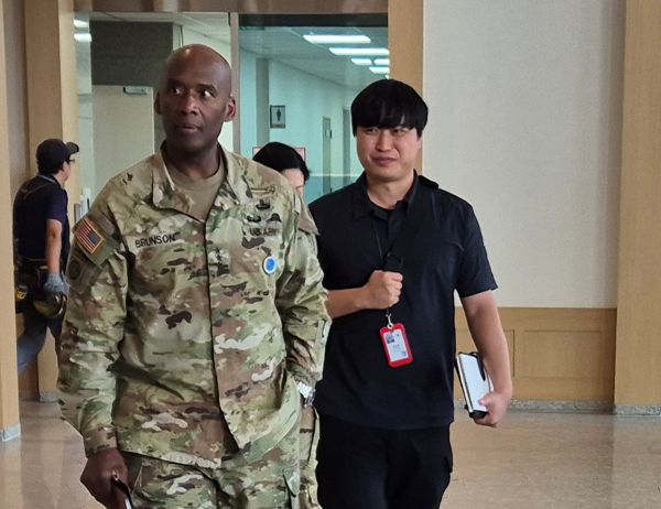 USFK Commander Brunson Visits Defense Ministry