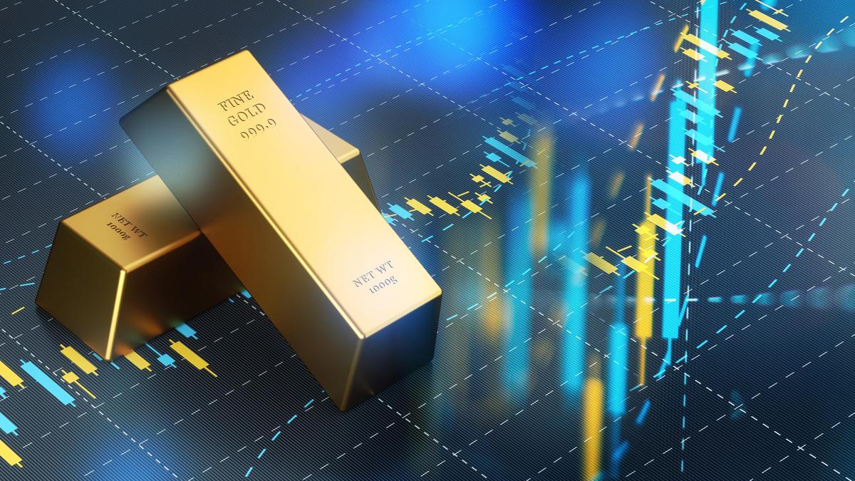 Gold retreats on stronger dollar; traders brace for Fed