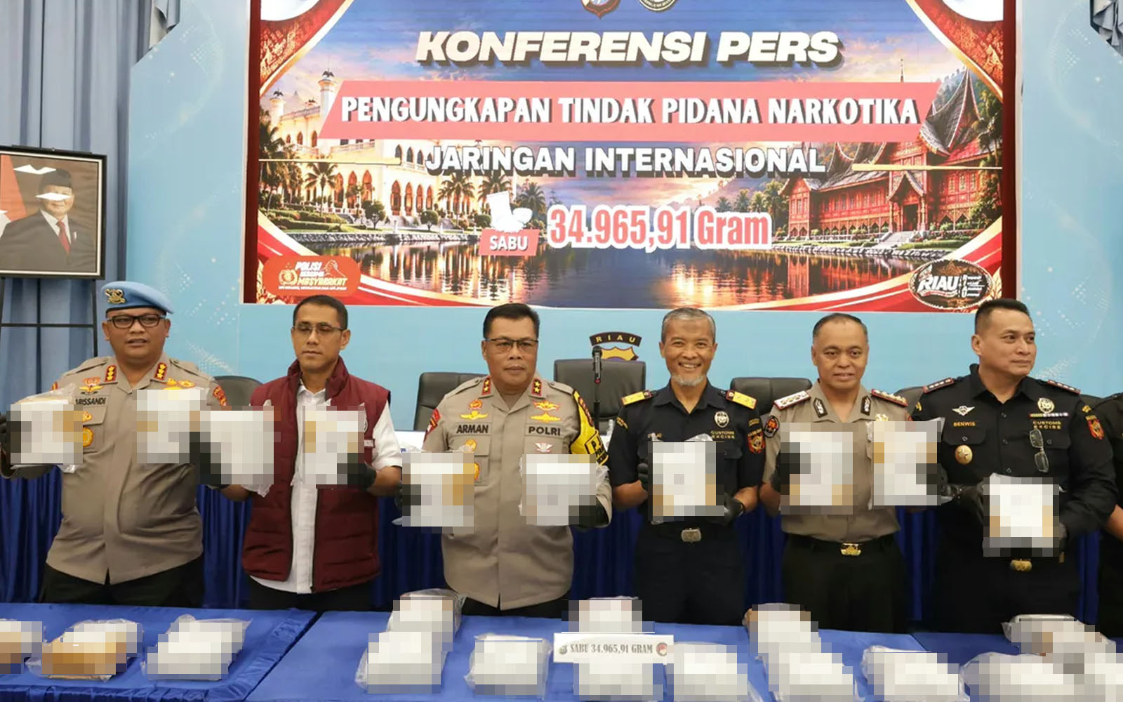 Indonesian cops probe Malaysia links to 35kg meth bust