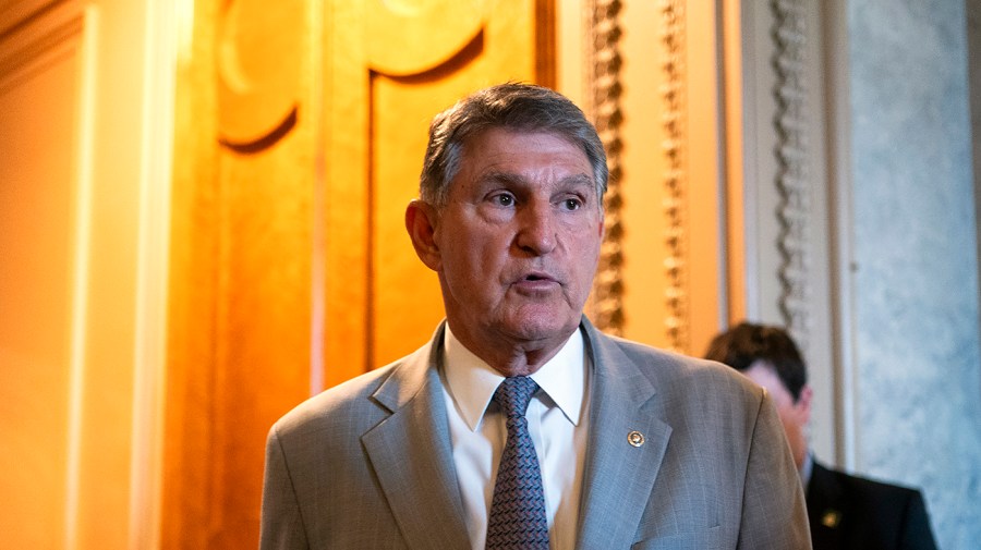 Manchin: Atmosphere right for 'complete tsunami' in midterms