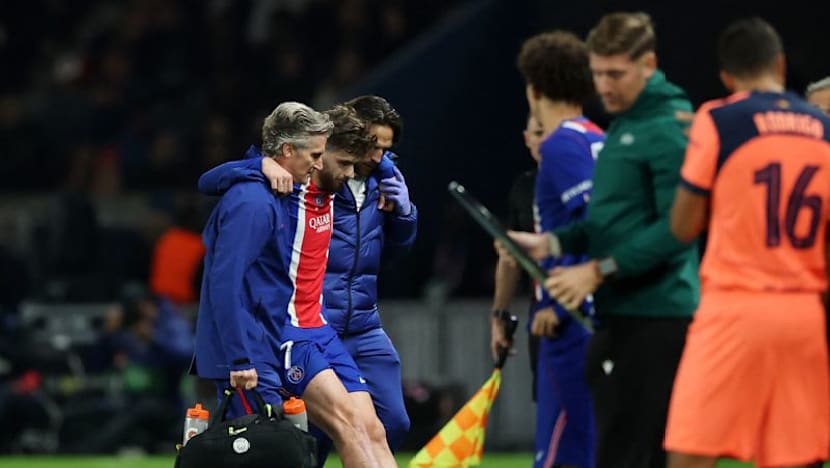PSG's Kvaratskhelia undergoes successful ACL surgery