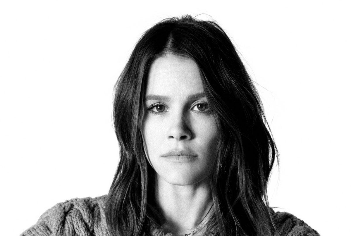 Sosie Bacon Set As Co-Lead Alongside Nikolaj Coster-Waldau In MGM+ Series ‘The Black Tapes’