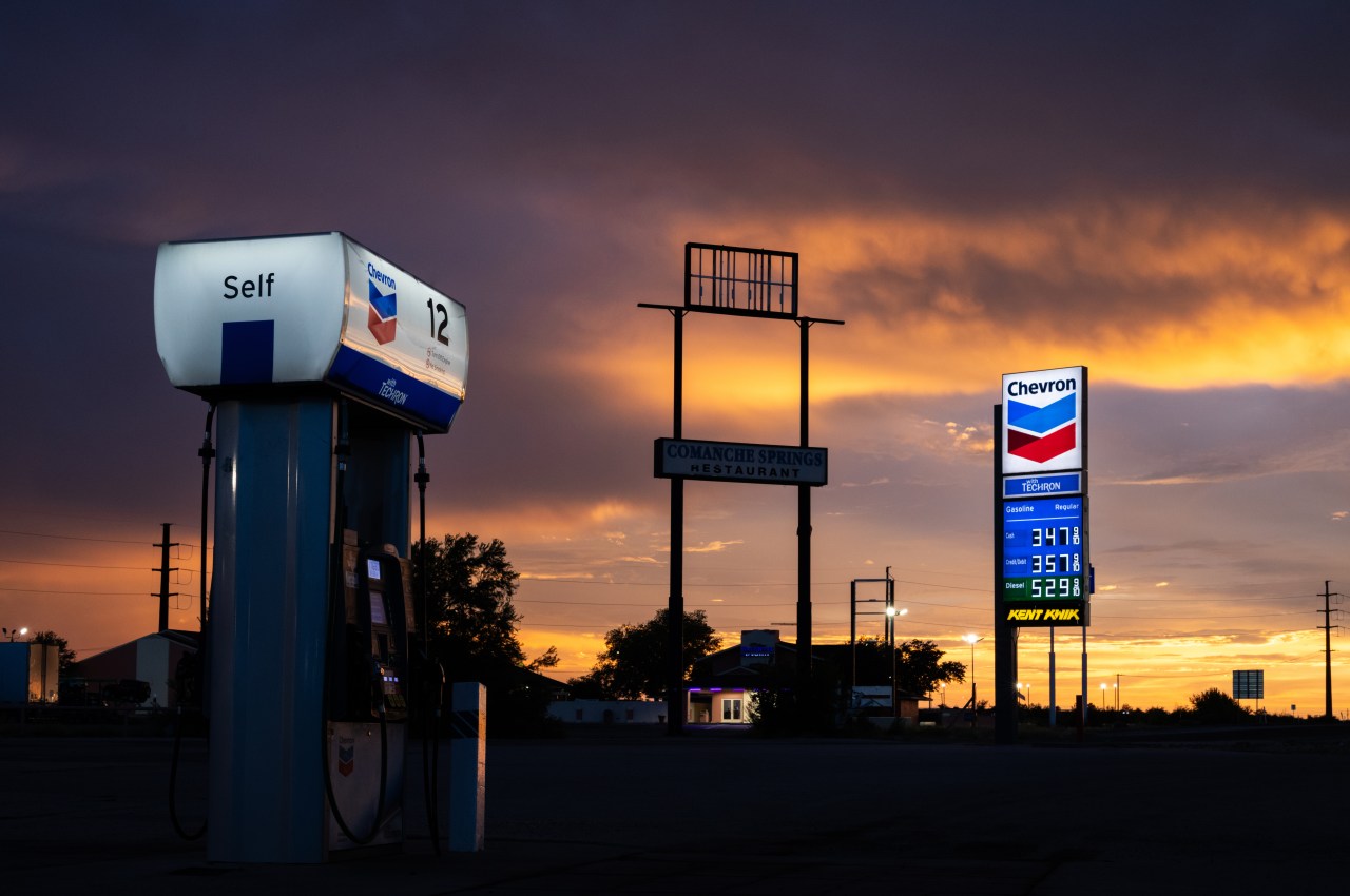 Global Bond Rout Deepens as Oil Holds Above $90