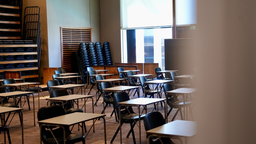 Private school headmaster sounds warning on ATAR decline