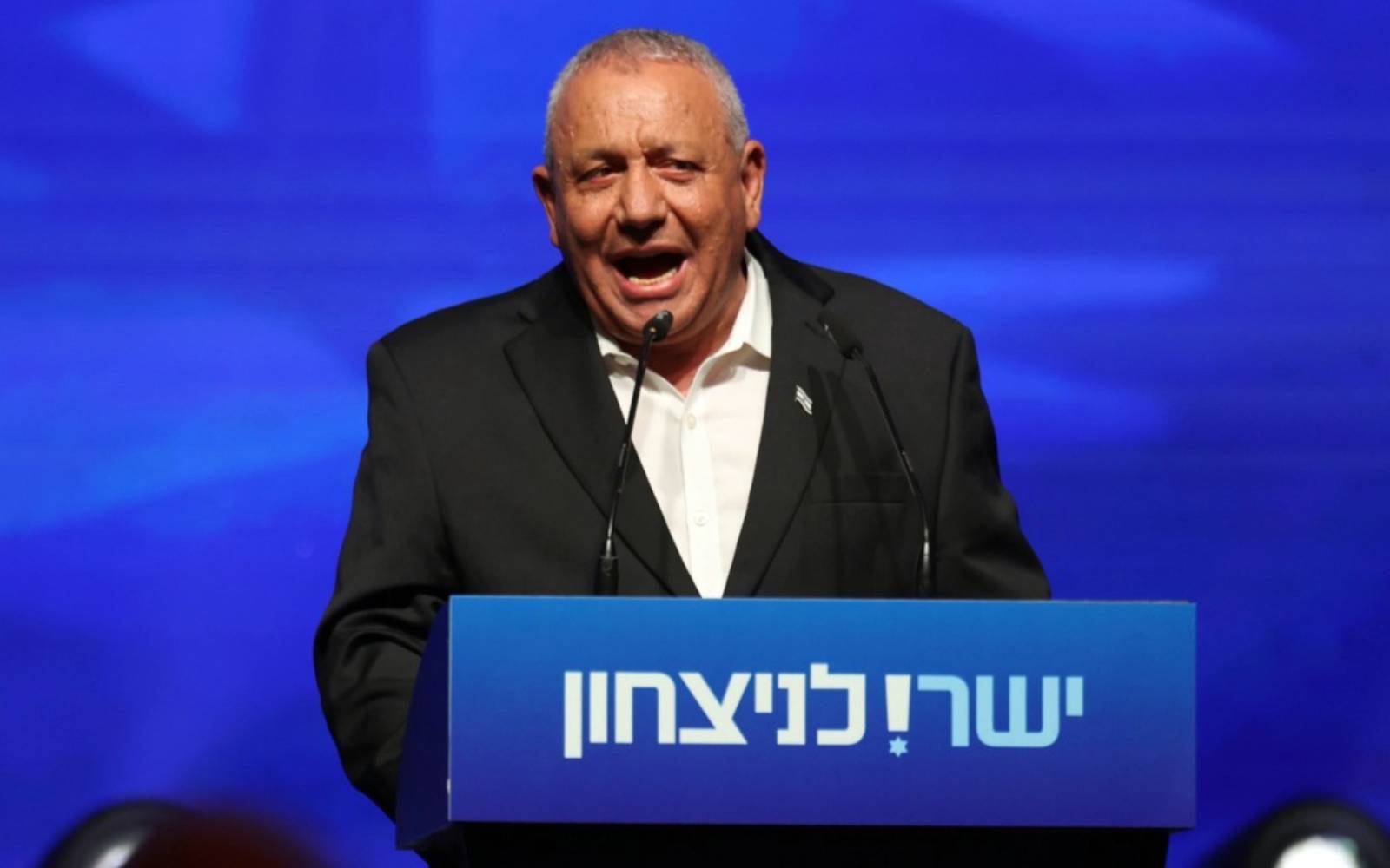 Eisenkot says Israel has chosen change, hopes to form government
