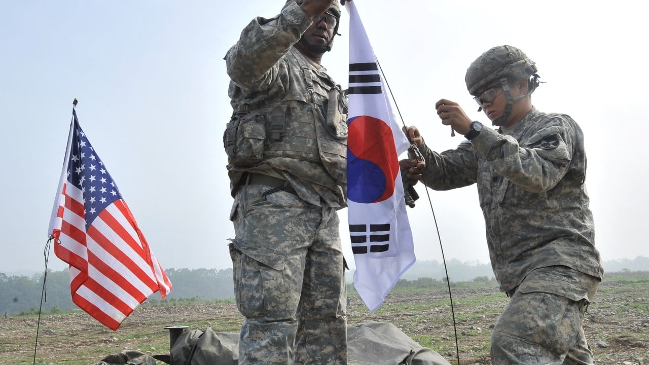 Why is the US reluctant to give South Korea wartime control of its troops?