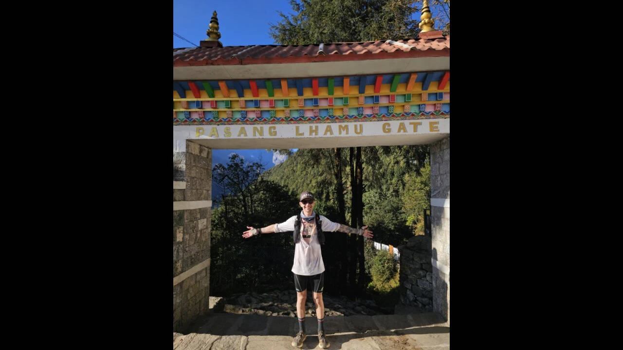 5 mths after fastest Everest climb, US cancer survivor sets mountain run record
