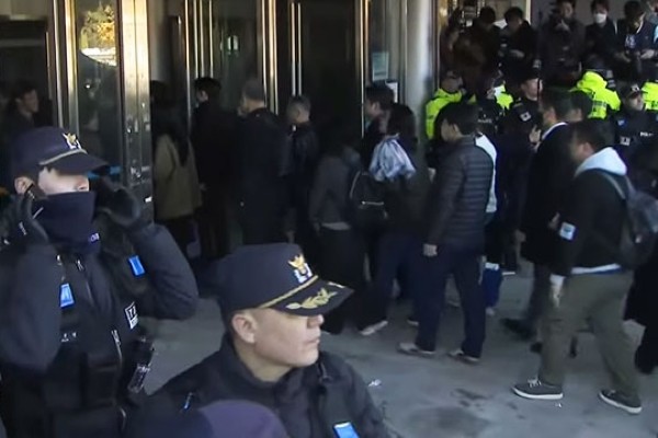 June 3 Ballot Inspection Halted amid Protest over Recording Ban