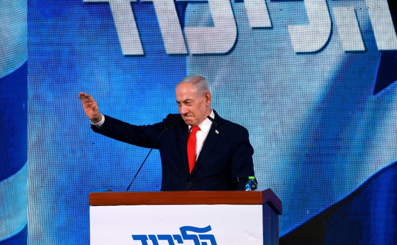 Netanyahu clings to power as Eisenkot declares Israel voted for change