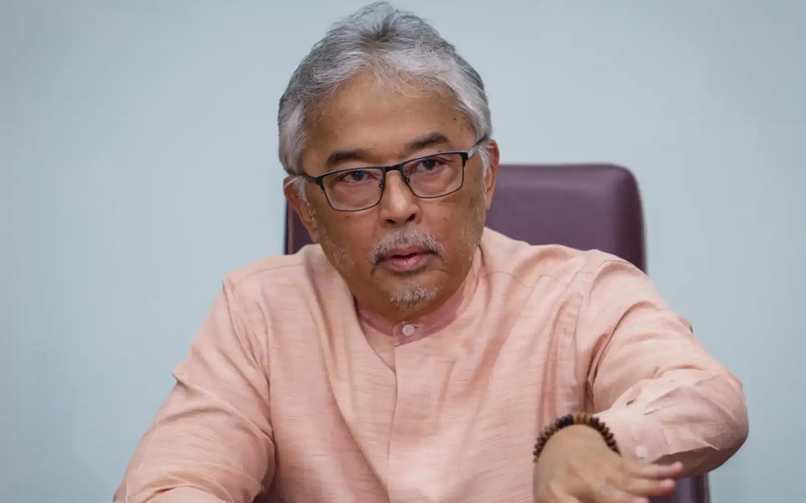 Jangan sewenang-wenang guna istilah ‘tanah adat’, kata Sultan Pahang