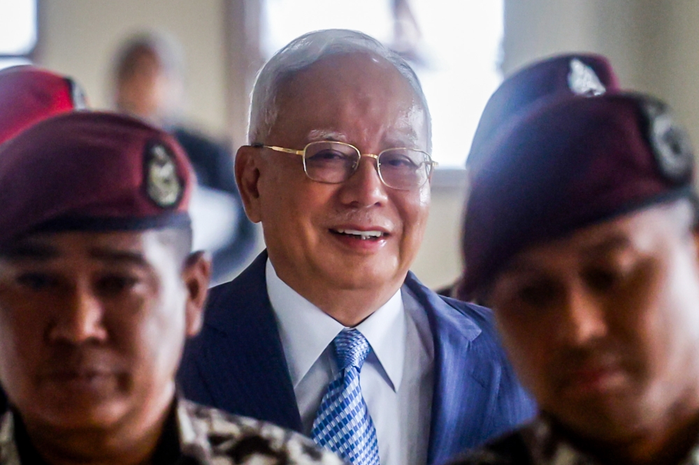 Najib allowed to attend Federal Court hearing in bid to revive RM1.9m suit against former AG Tommy Thomas