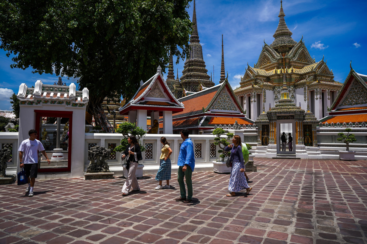 Thai Central Bank Holds Rate as Growth Remains Weak