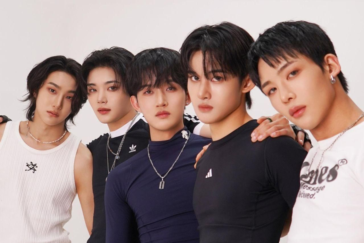 1VERSE releases debut mini album, expands world tour in 2027
