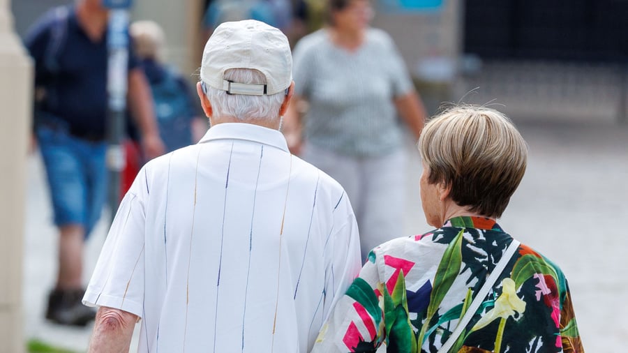 Pension: What is the "pension at 63"? And why is it being debated?