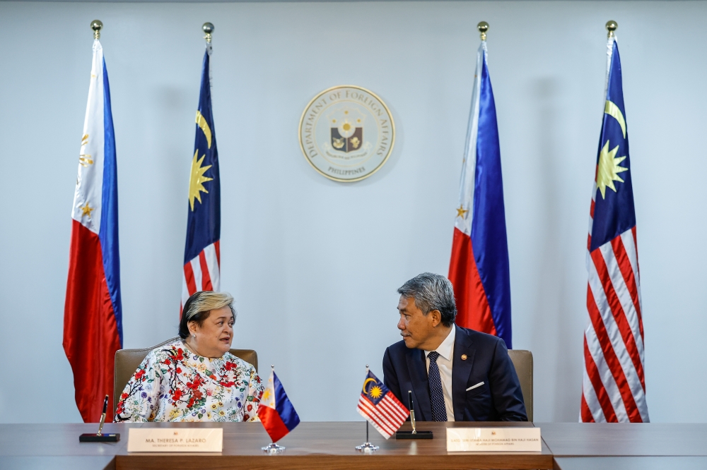 Malaysia, Philippines discuss swift repatriation of 5,000 undocumented migrants detained in Sabah depots