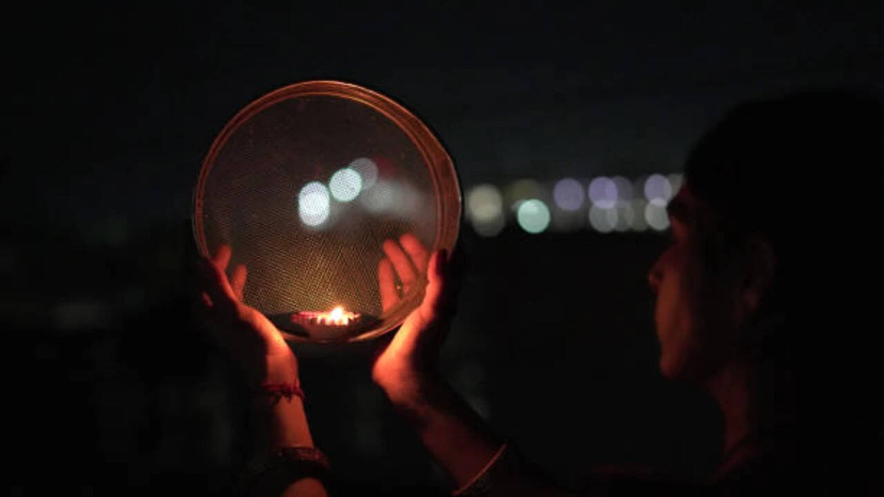 Karwa Chauth: Moon not visible due to Cyclone Arnab? 3 traditional ways to break fast