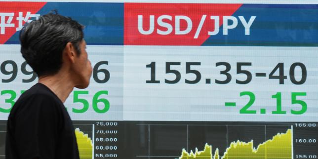 The United States' support for the currencies of "friendly countries", a way to ensure their subordination