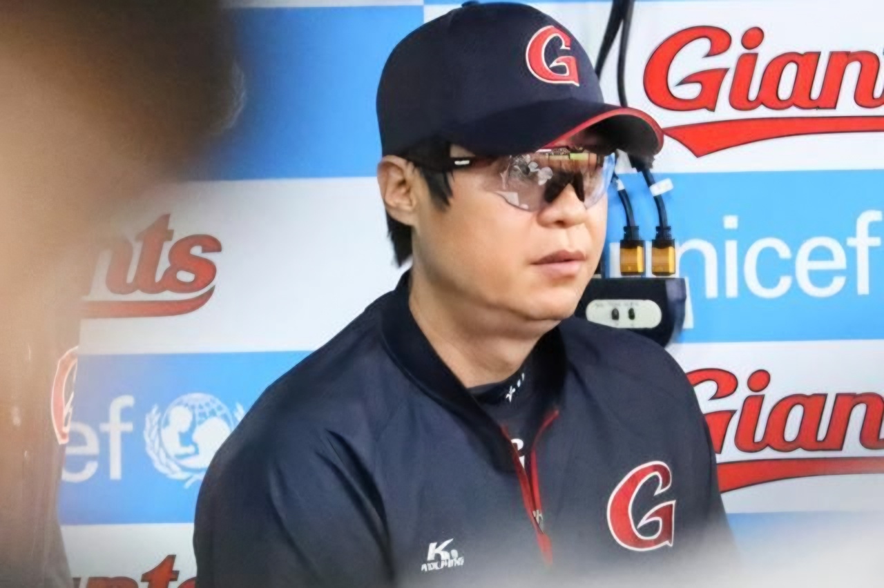 Lotte Giants hire ex-manager as bench coach