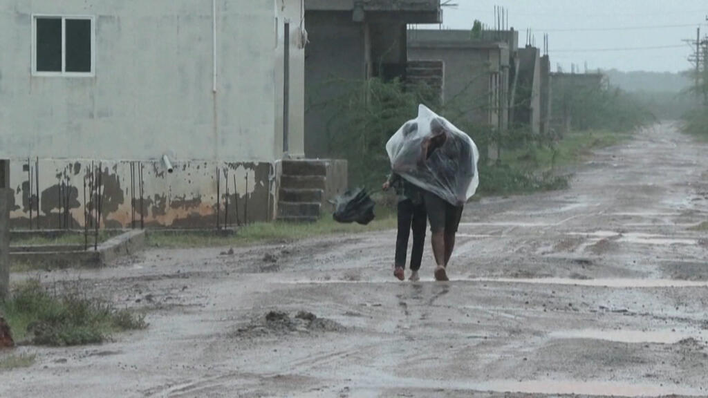 India: Over 180,000 evacuated on east coast as massive cyclone hits