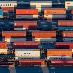Backlog grows as 35,000 containers await rail service at LA–Long Beach