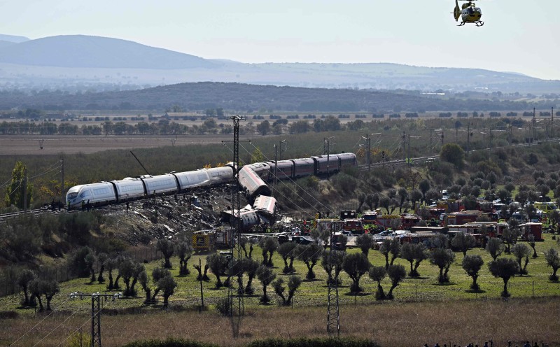 [UPDATED] Spain high-speed train crash kills 68, injures over 100