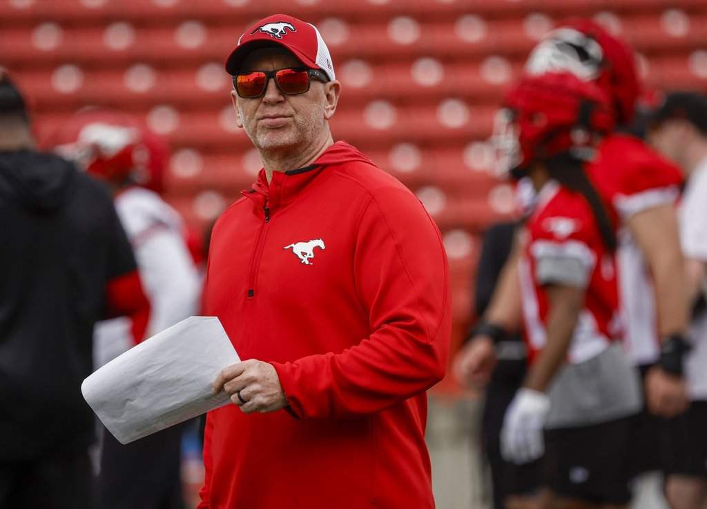 Dickenson to return as Stampeders head coach/GM