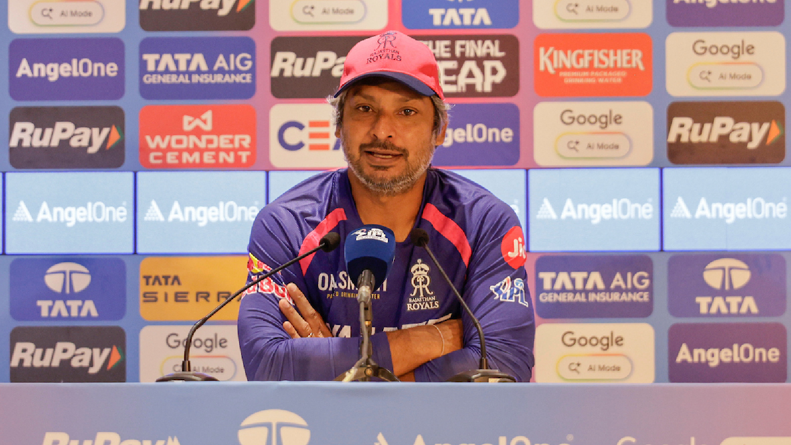 Sangakkara accuses airline company of threatening behaviour and discrimination