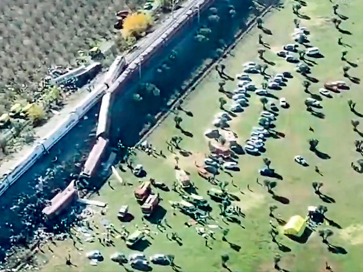 Spain high-speed train crash kills 68, injures over 100