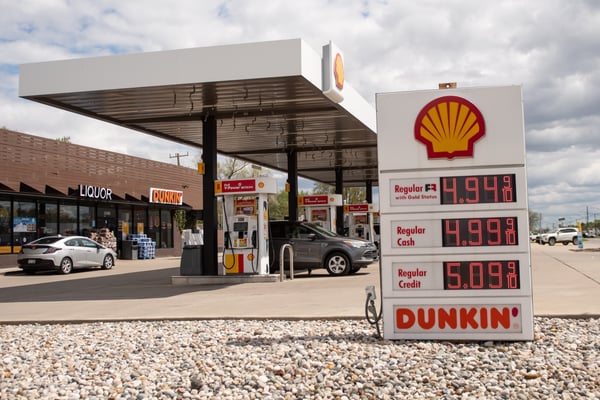Midwest gasoline supplies hit a record low as Senate elections near