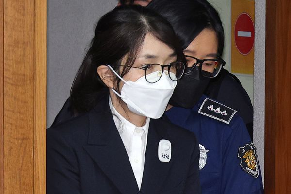 Ex-First Lady, PPP Lawmaker Indicted over Alleged Irregularities in Relocation of Presidential Residence