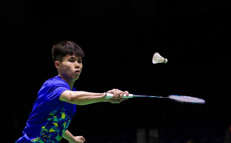 Nervous Justin fails to repeat his heroics against All England champ