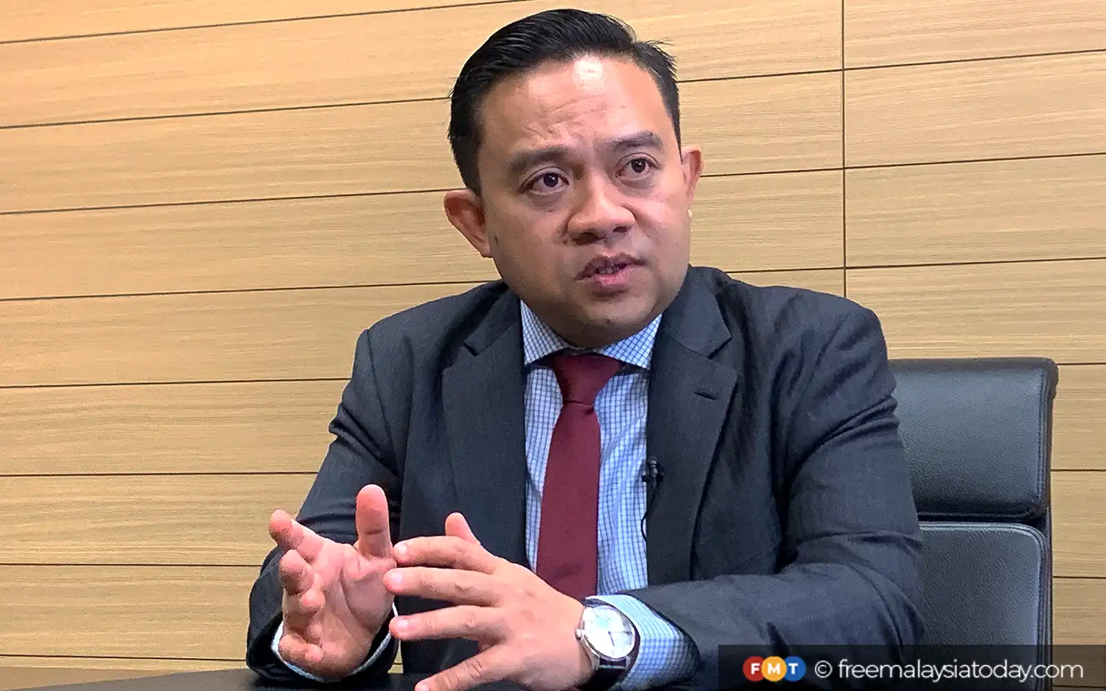 Hanya ‘wayang’ DAP tuntut peruntukan Ahli Parlimen sama rata, kata Wan Saiful