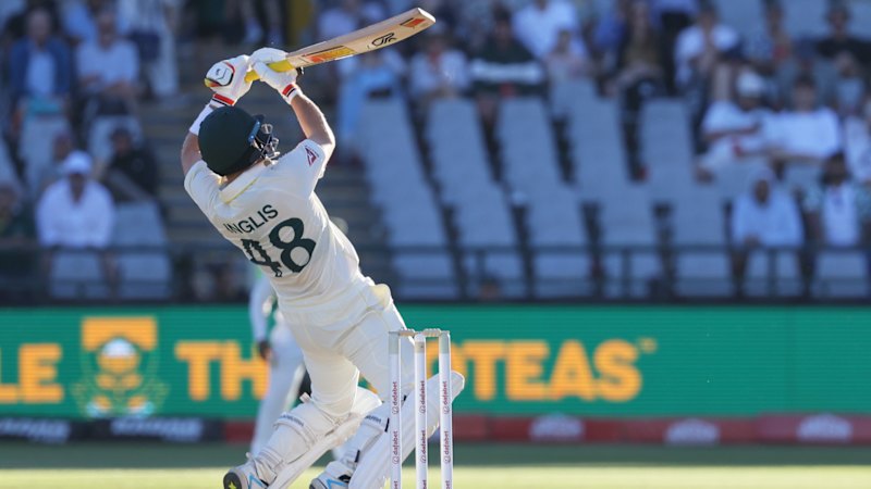 Inglis, Green and Renshaw put Australia in command