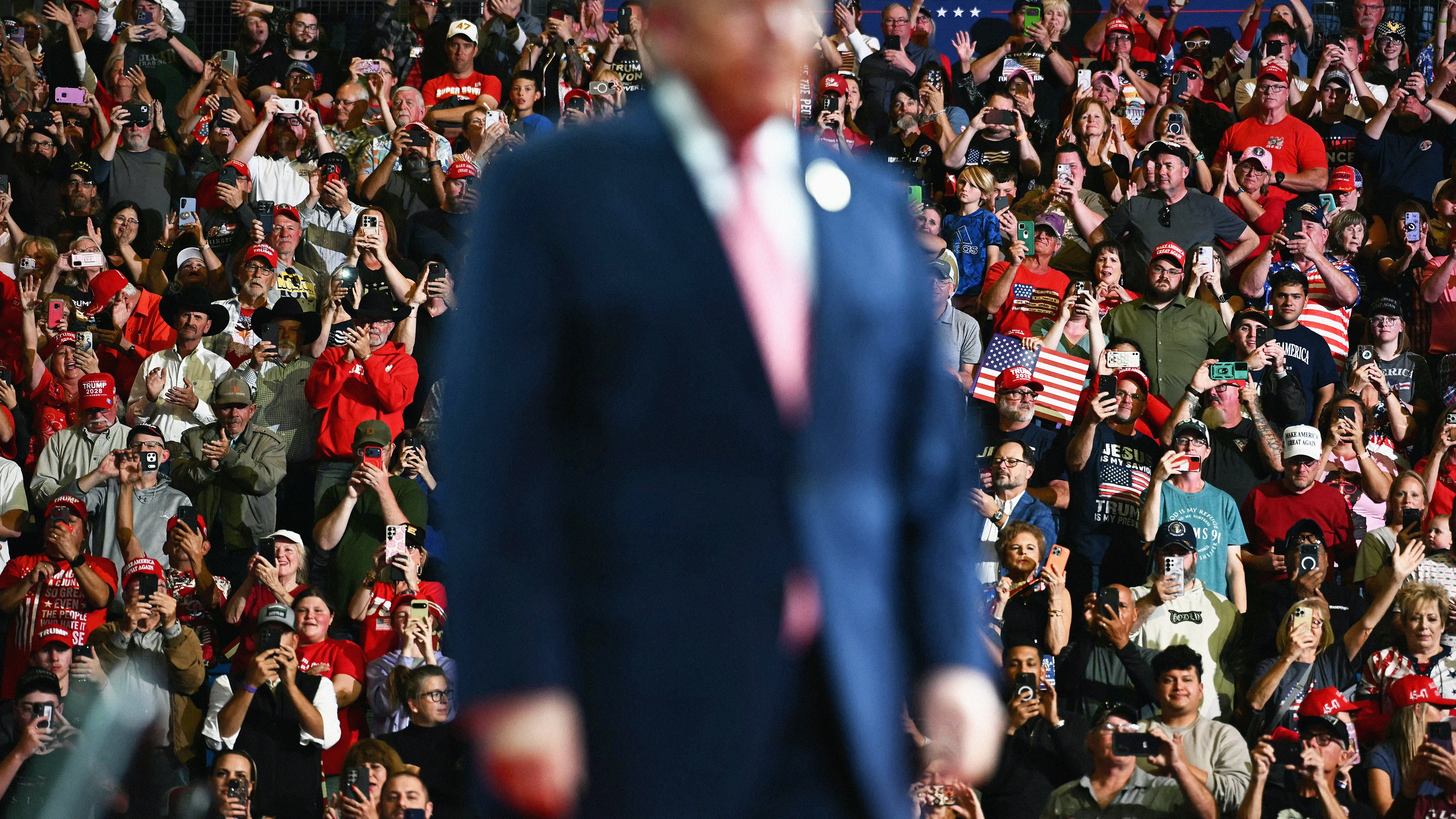 Trump Is Closing From Behind