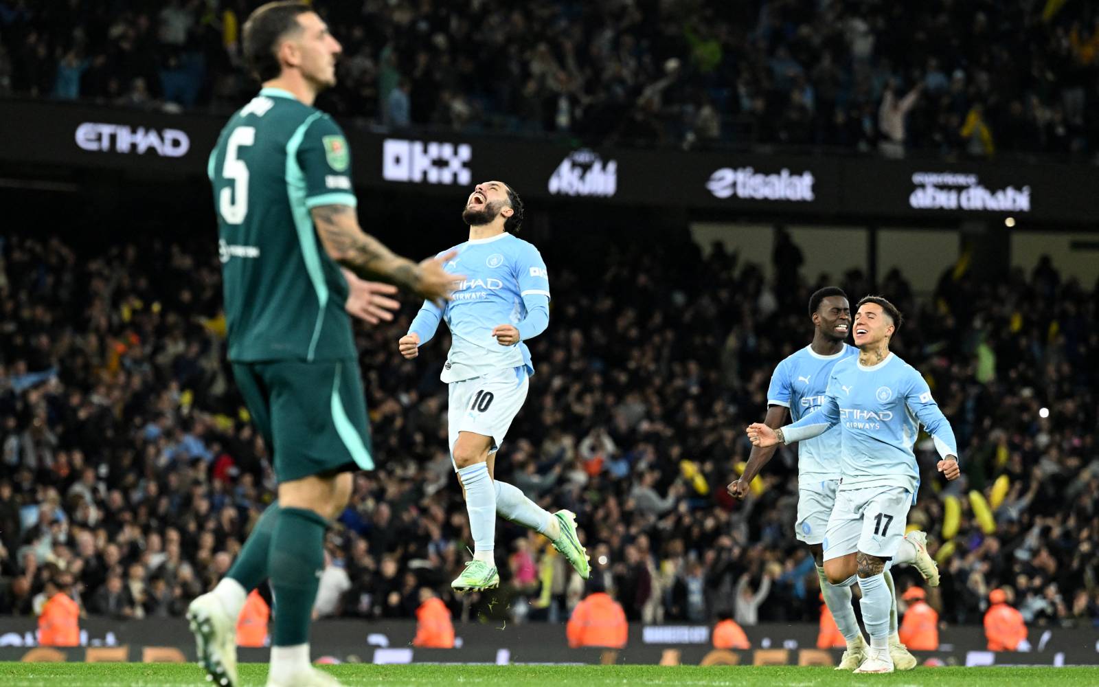 No penalty practice? No problem for Man City in shoot-out win