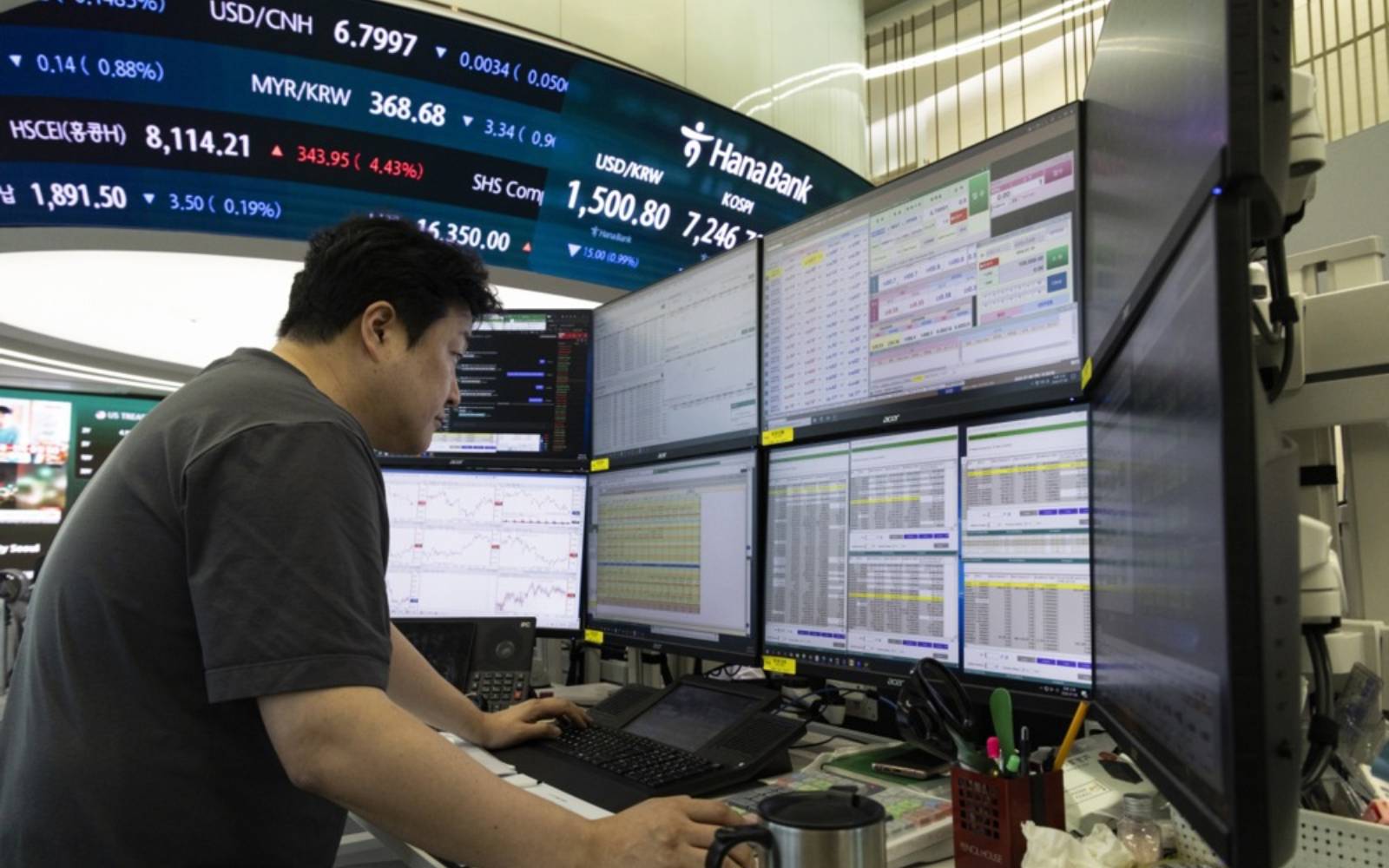 Asian shares fall after Alphabet earnings miss forecasts