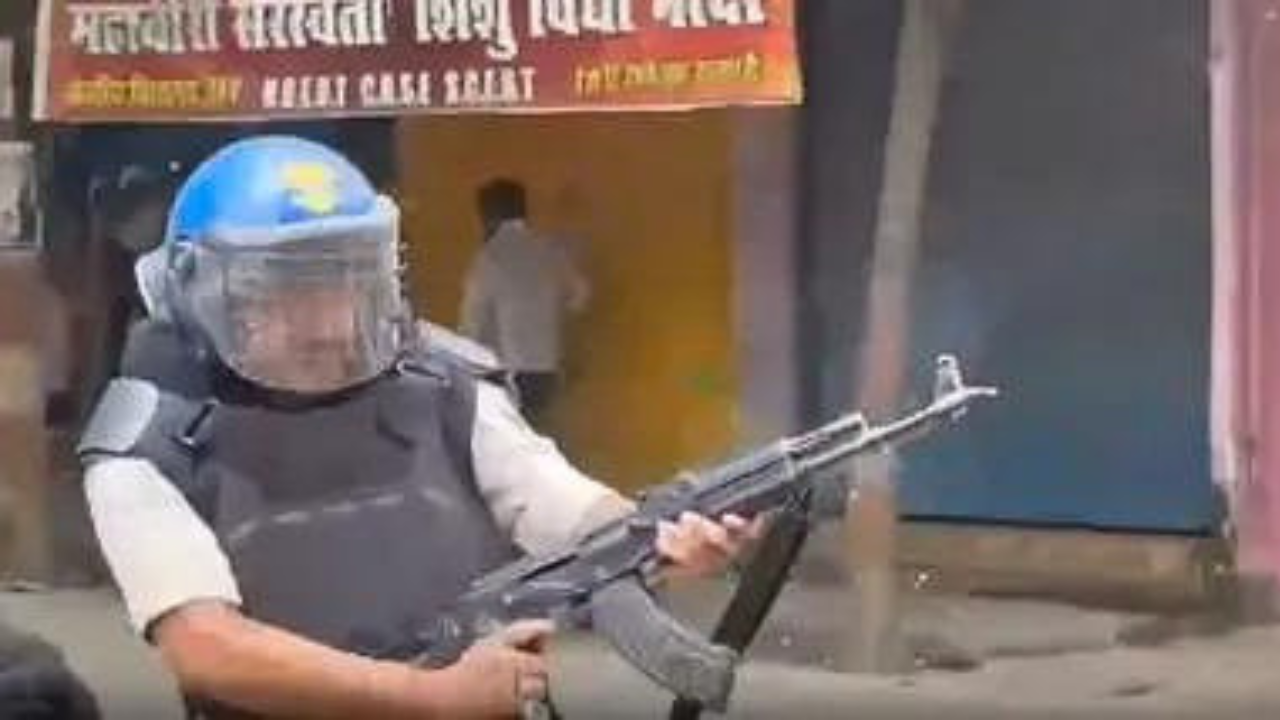 Bihar transfers 17 IPS officers amid row over AK-47 use during student protests