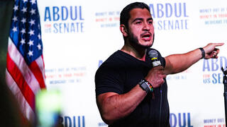 From Abdul El-Sayed to Naftali Bennett: Why politicians are ditching suits for T-shirts