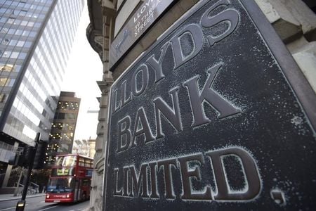 Why is Lloyds Banking stock falling today?