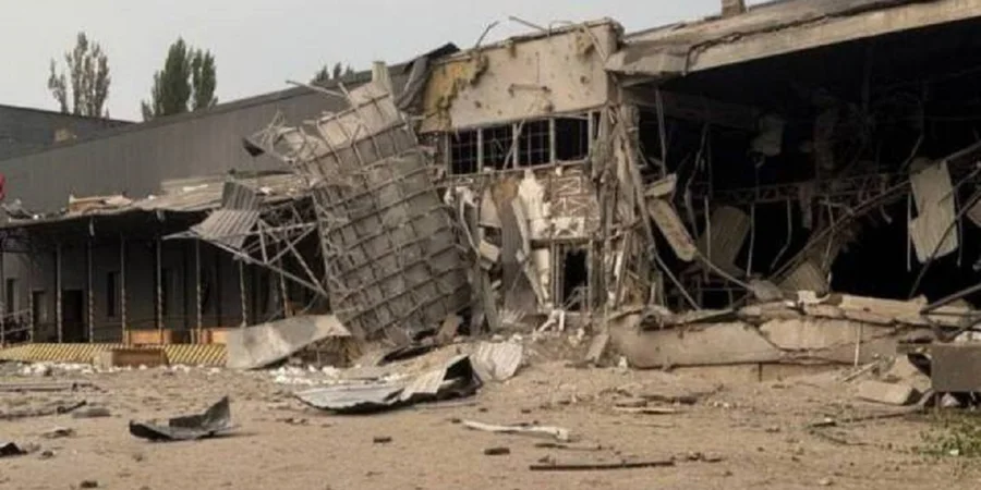 Russian strike destroys Nova Poshta sorting center, kills three