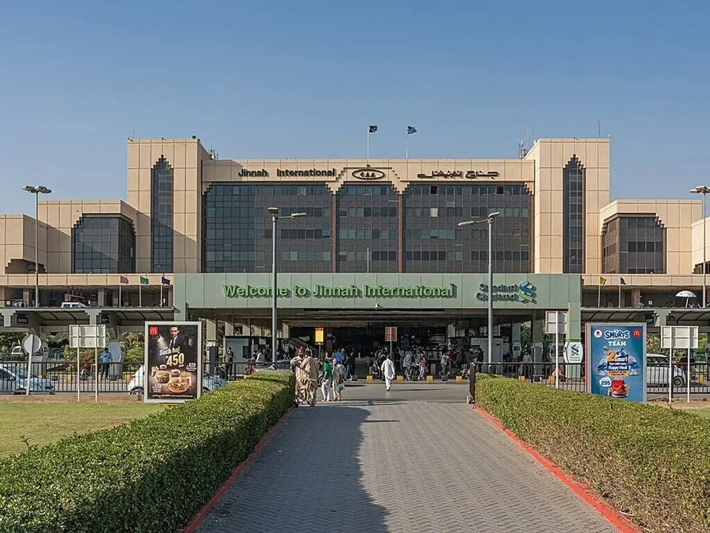 PM approves Lahore, Karachi airport expansion