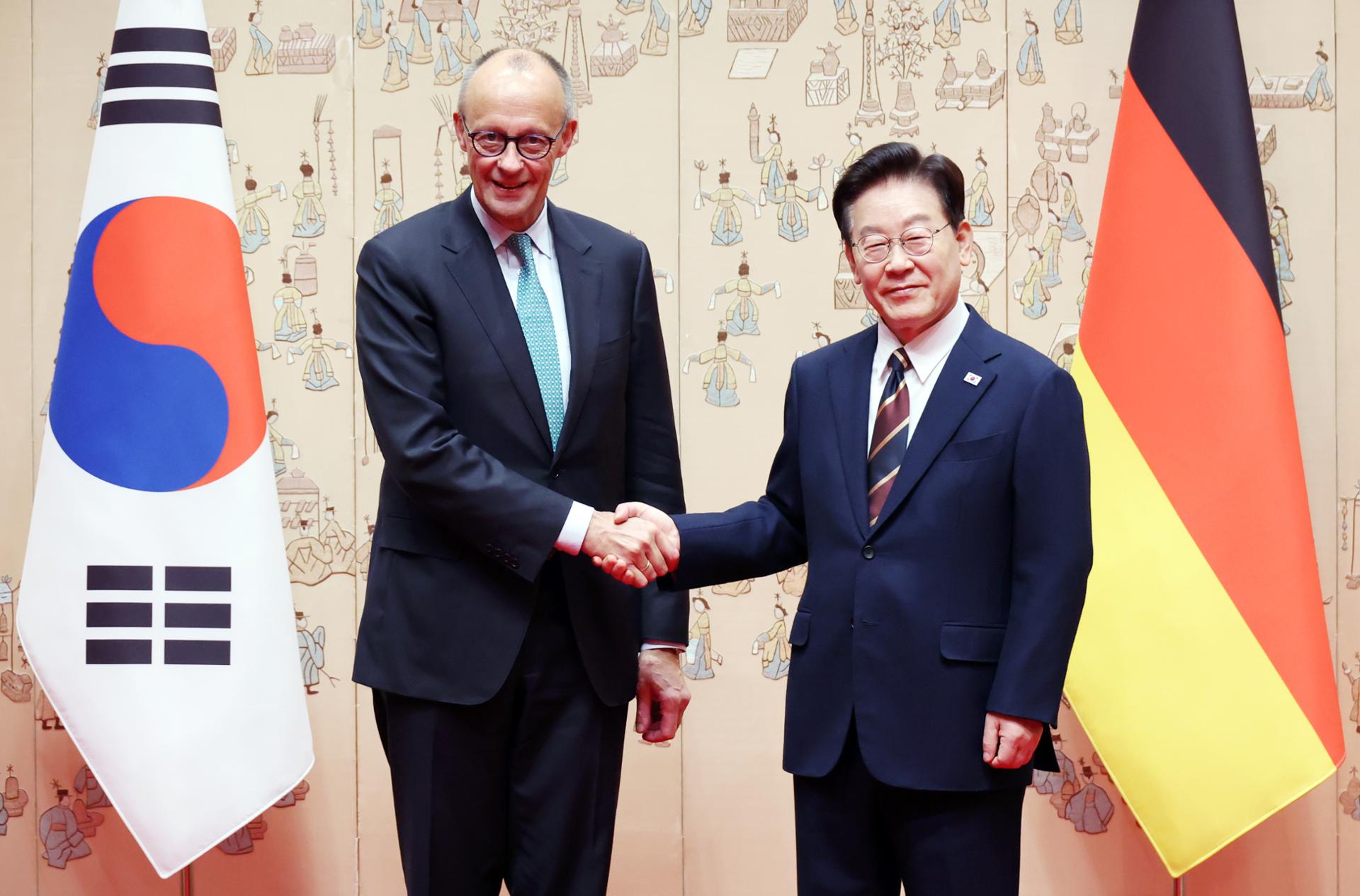 Korea, Germany agree to upgrade bilateral ties to enhanced strategic partnership during summit
