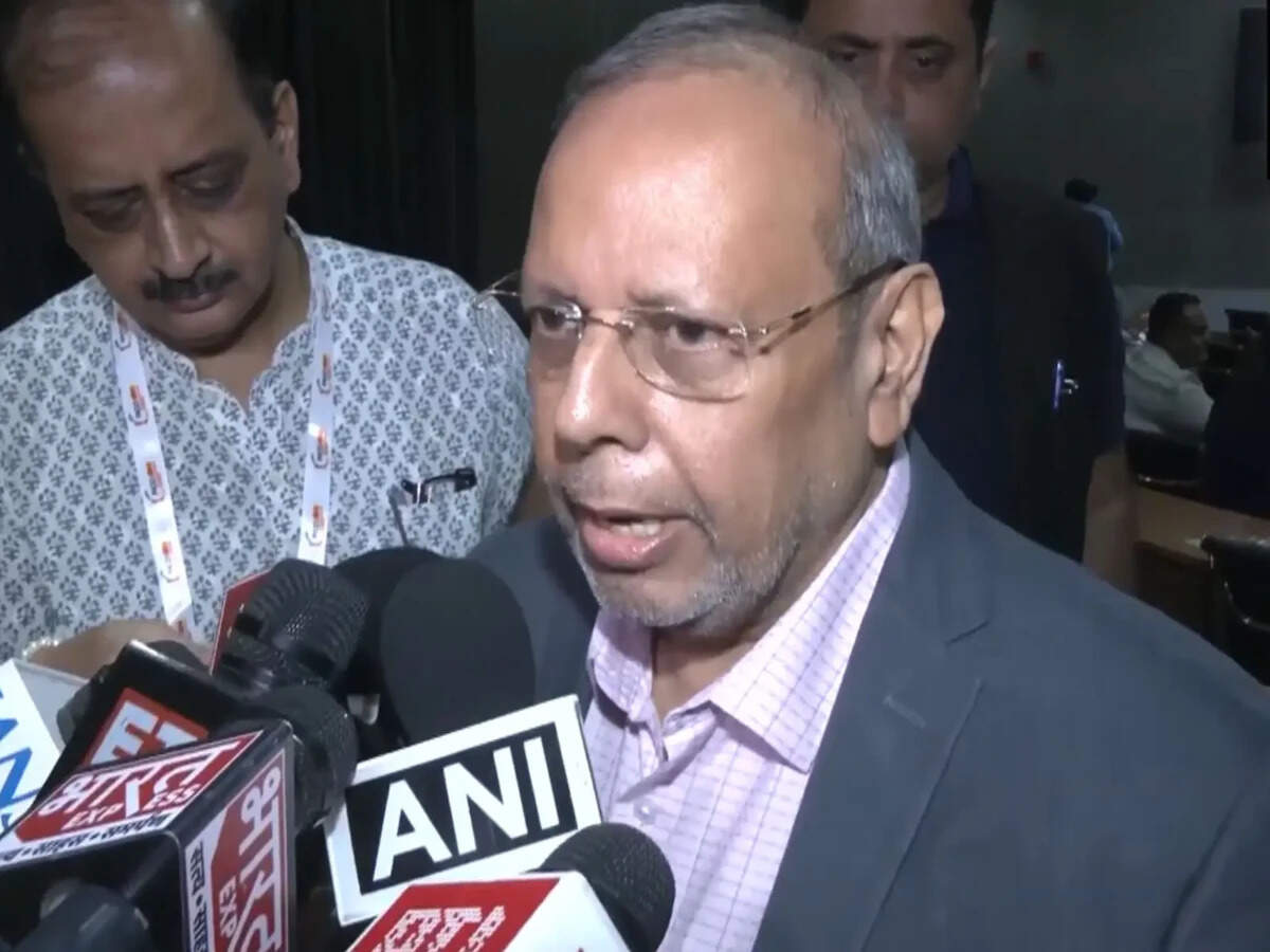 Government should support both job-creating and frontier industries: EAC-PM chairman Dev